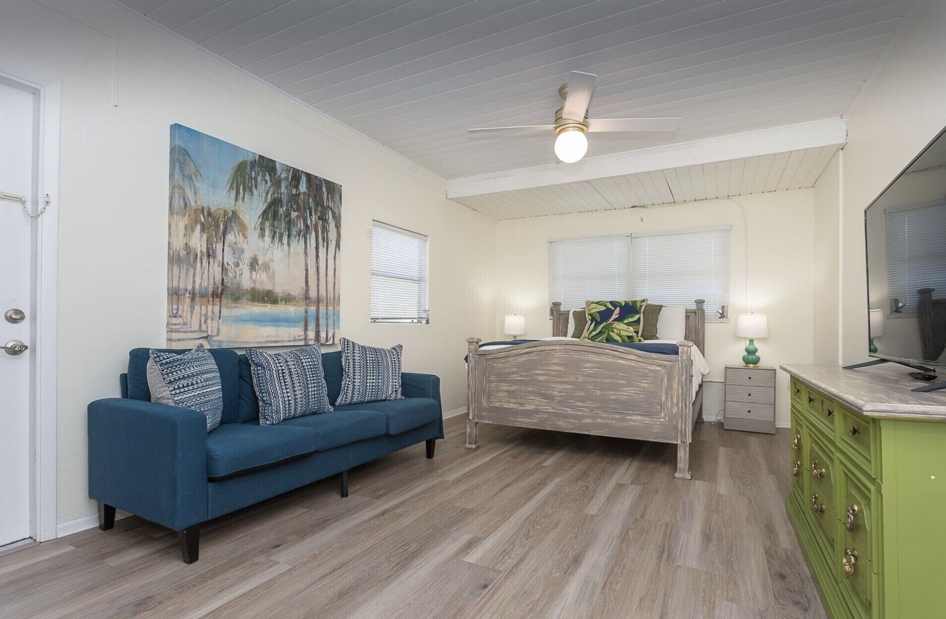 4 quartos, Wi-Fi de cortesia, roupa de cama