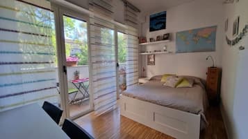1 Schlafzimmer, Schreibtisch, BĂŒgeleisen/BĂŒgelbrett, WLAN