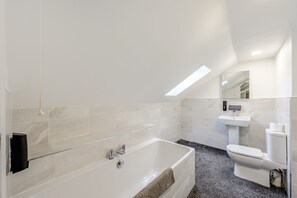 Douche, serviettes fournies