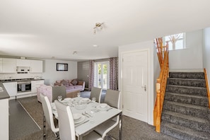 Interior - Auchenlarie Courtyard No 1 -  a cottage that sleeps 5 guests  in 3 bedrooms (Gatehouse of Fleet)