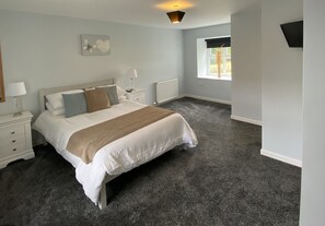 4 bedrooms, travel cot, WiFi, bed sheets