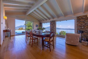 Villa | 3 bedrooms - Paradis Relais Pool View EV Recharge (Belgirate)