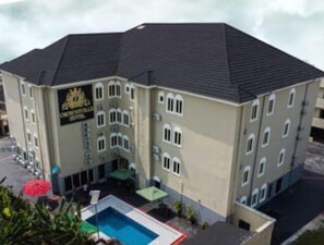 Exterior - Crownsville Hotel - Airport Road (Ozuaha)