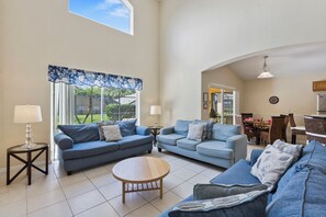 Smart TV, DVD player - ⭐5 Bed 4 Bath Property | Luxurious Resort of Emerald Island | 10 mins to Disney⭐ (Kissimmee)