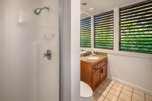 Hair dryer, towels, soap, shampoo - Kiahuna Plantation Resort Ocean View 2 Bedroom (Koloa)