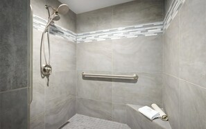 Haartrockner, Handtücher, Seife, Shampoo