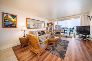 DVD player - Royal Kahana Maui 1012 Oceanfront 1 Bedroom (Lahaina)