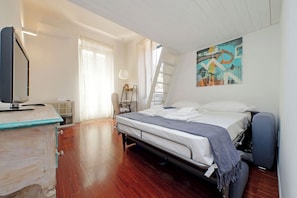 1 chambre, fer et planche à repasser, accès au Wi-Fi (inclus)