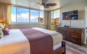 1 slaapkamer, een kluis op de kamer, een strijkplank/strijkijzer, wifi