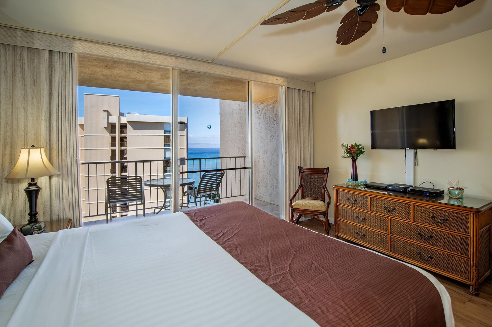 セーフティボックス (室内)、アイロン / アイロン台、WiFi、ベッドシーツ