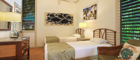 2 chambres, coffres-forts dans les chambres, fer et planche Ă repasser