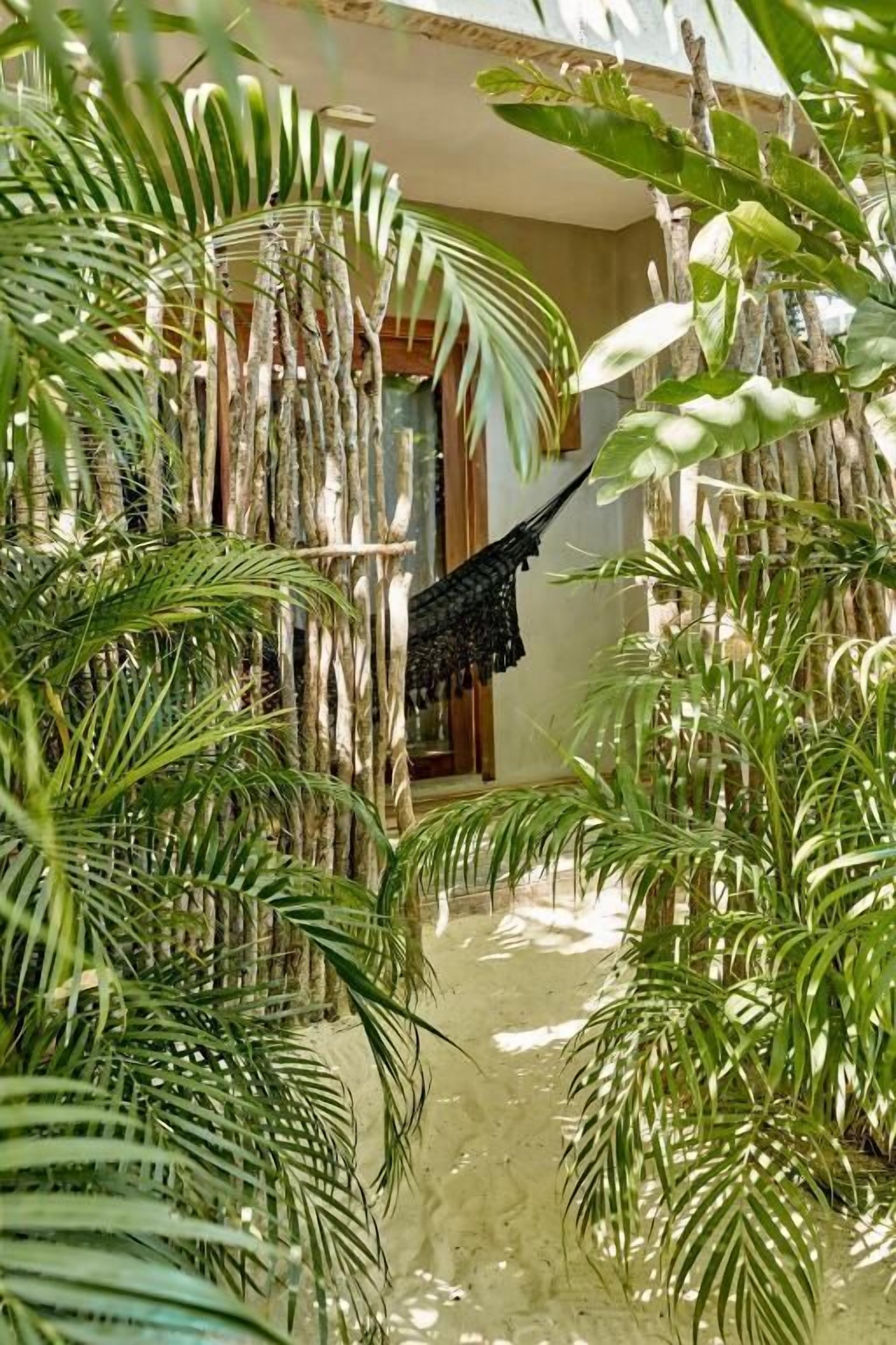 Suite, Garden Area (Q1)