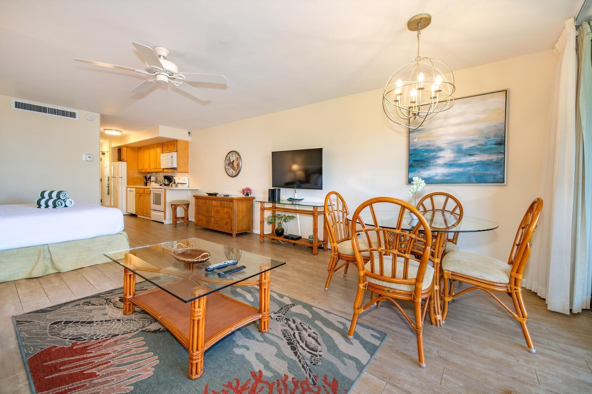 In-room safe, iron/ironing board, WiFi, bed sheets