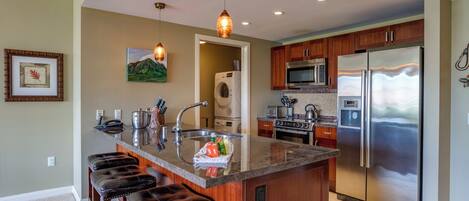 Fridge, microwave, stovetop, dishwasher