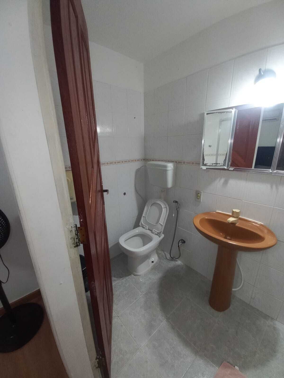 Basic Quadruple Room | Bathroom