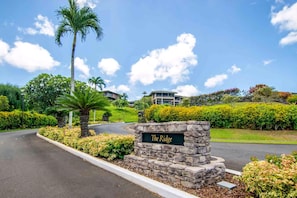 Property grounds - Kapalua Ridge Villa 2215 Ocean View 1 Bedroom (Lahaina)