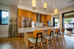 Fridge, oven, stovetop, dishwasher - Honua Kai Luana Garden Villa 3 Bedroom (Lahaina)