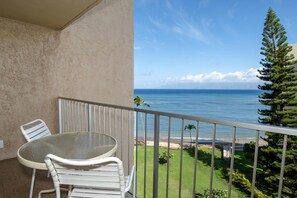 Property grounds - Royal Kahana Maui 605 Ocean View Studio (Lahaina)