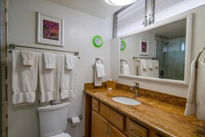 Hair dryer, towels, soap, shampoo - Royal Kahana Maui 1005 Ocean View Studio (Lahaina)