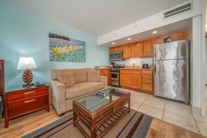 DVD player - Royal Kahana Maui 819 Ocean View Studio (Lahaina)