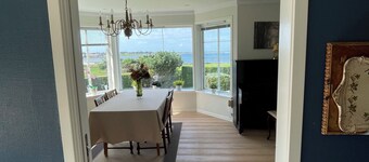 Elegant house close to the beach