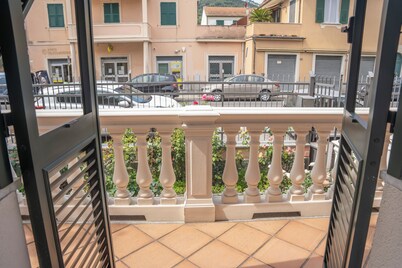 Cozy 1-bedroom with AC and WiFi in charming Sestri Levante