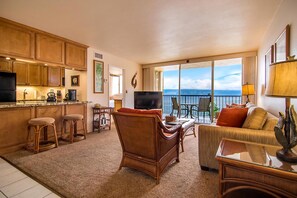 TV, DVD player - Royal Kahana Maui 507 Ocean View 1 Bedroom (Lahaina)