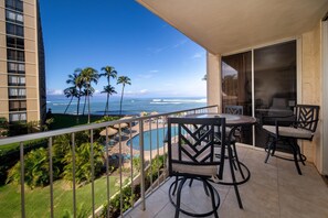 Outdoor dining - Royal Kahana Maui 315 Ocean View 1 Bedroom (Lahaina)