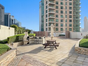 屋外ダイニングエリア