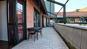 Outdoor dining - Como Apartment + Free parking & WiFi (Como)