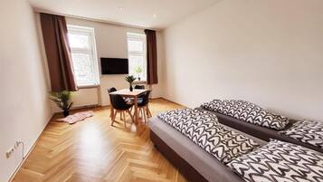 Apartment, 2 Bedrooms | 2 bedrooms, soundproofing, free WiFi