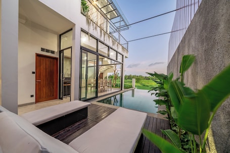 Pool. 3 Bedroom villa with private infinity pool and 5 min from beach