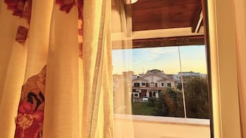 Standard Single Room, Balcony | Terrace/patio