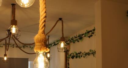 Charming 2-bedroom apartment in Tășnad with AC, WiFi, Smart Tv