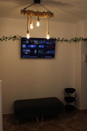 Interior - Charming 2-bedroom apartment in Tășnad with AC, WiFi, Smart Tv (Tășnad)