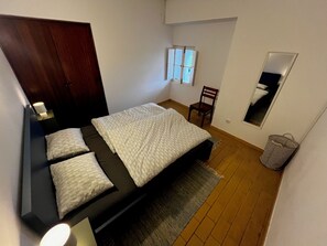 2 Schlafzimmer, Reisekinderbett, WLAN, Bettwäsche