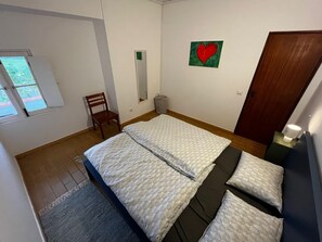2 habitaciones, cuna de viaje, wifi y ropa de cama 