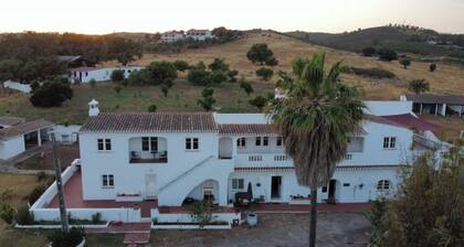 Herdade do Castanheiro E, Bensafrim ruhiges Landleben wenige minuten von Lagos.