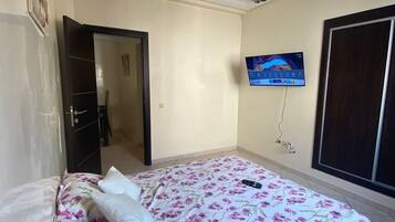 2 chambres, fer et planche Ă repasser, Wi-Fi, draps fournis