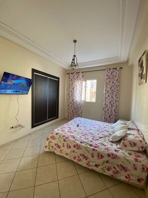 2 室のベッドルーム、アイロン / アイロン台、WiFi、ベッドシーツ