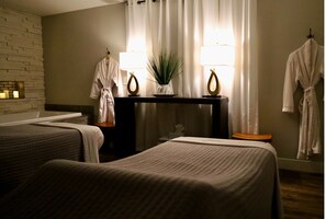 ホットタブ、ホットストーンマッサージ、ディープティシュー マッサージ、スウェーデン式マッサージ、マタニティ マッサージ、ボディラップ