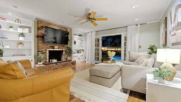 TV, fireplace, offices