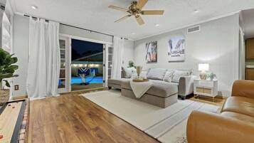 TV, fireplace, offices