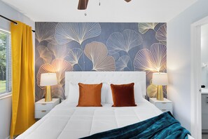 2 habitaciones, tabla de planchar con plancha y cuna de viaje