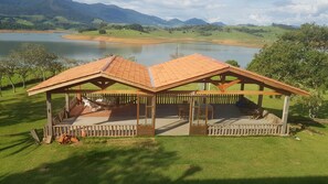 Property grounds - Beautiful Country Houses.Access to the dam via the property,Heated swimming pool (Piracaia)