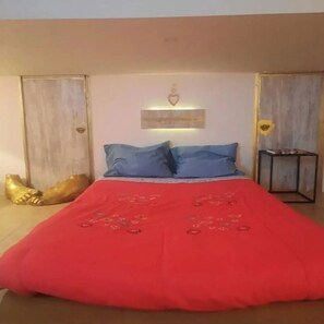 1 غرفة نوم ومكواة/لوح كي وواي فاي وملاءات أسرّة