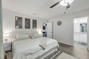 4 bedrooms, iron/ironing board, WiFi, bed sheets