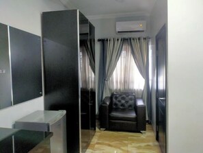 Free daily continental breakfast  - EdisPremier Hotel & Suites (Port Harcourt)