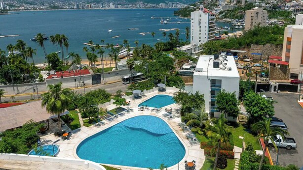 Pool - Acapulco Retreat with Bay Views (Acapulco)