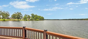 Upgraded 2BR, King Bed, Plenty of Amenities